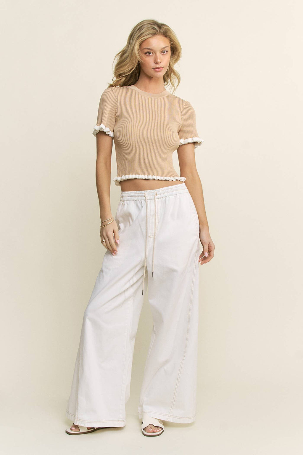 S/S Ruffle Detail Top
