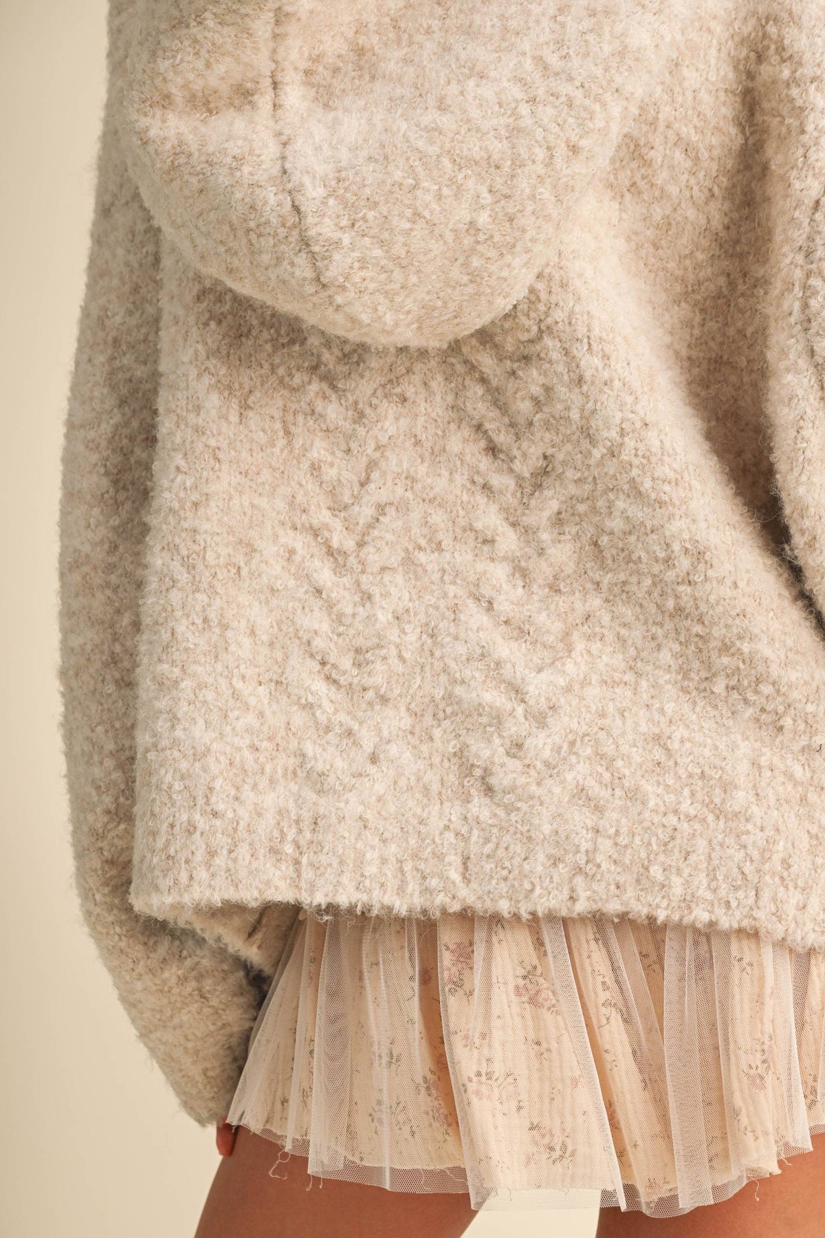 OVERSIZED CHUNKY HOODIE SWEATER