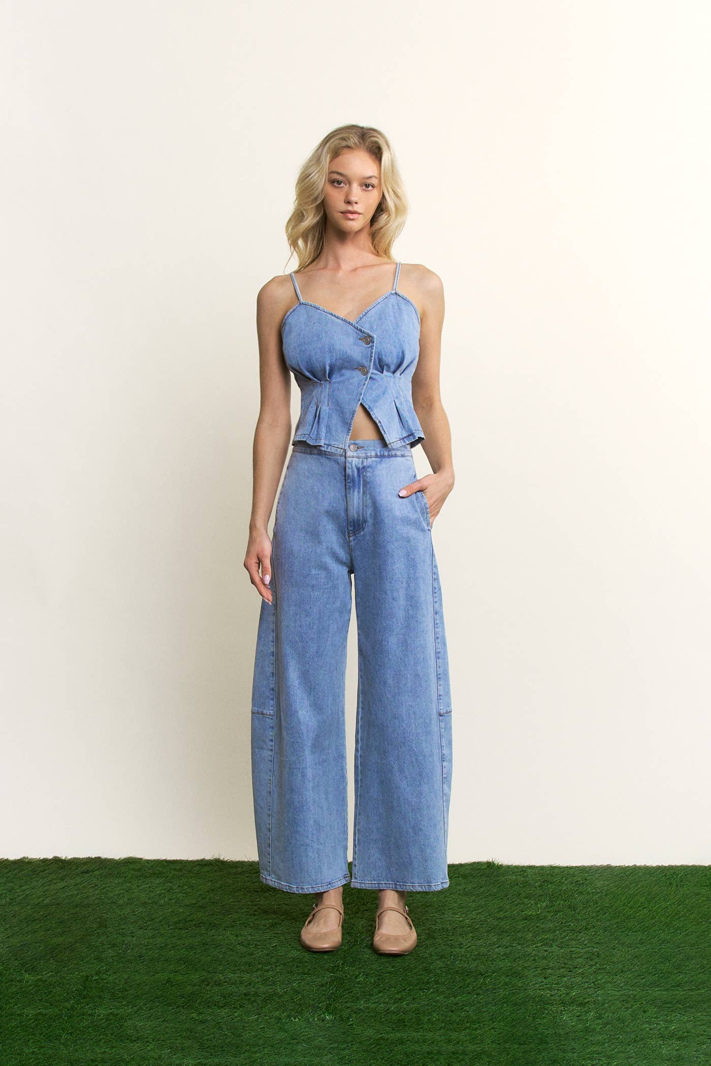 ASYMMETRIC BUTTONED CROP TOP