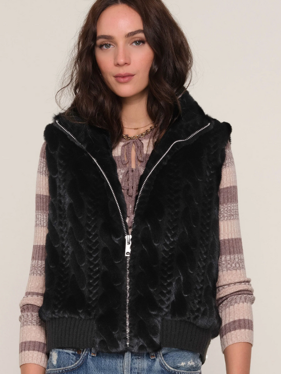Liana Vest