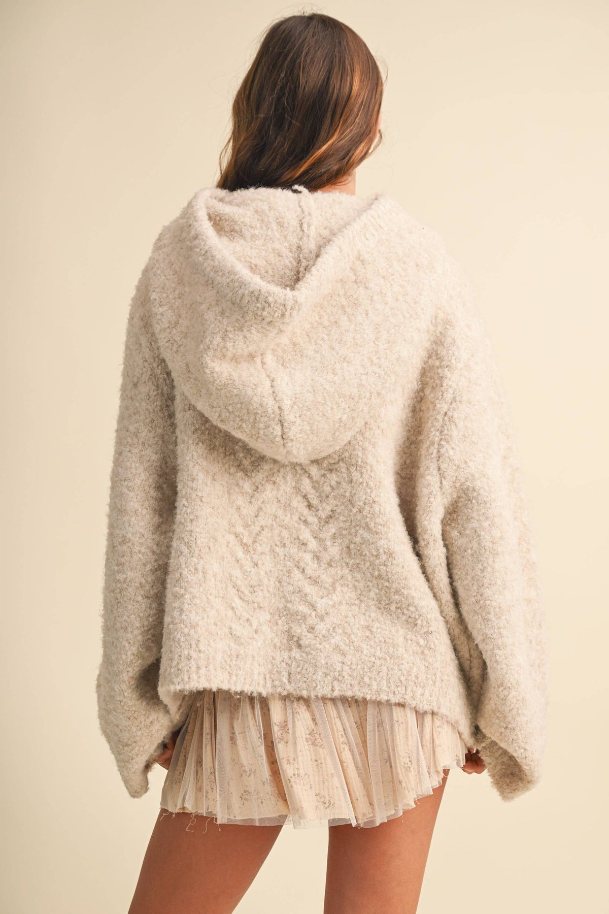 OVERSIZED CHUNKY HOODIE SWEATER