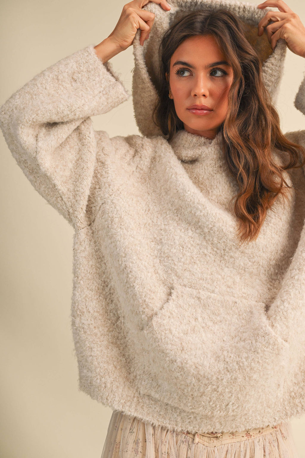 OVERSIZED CHUNKY HOODIE SWEATER