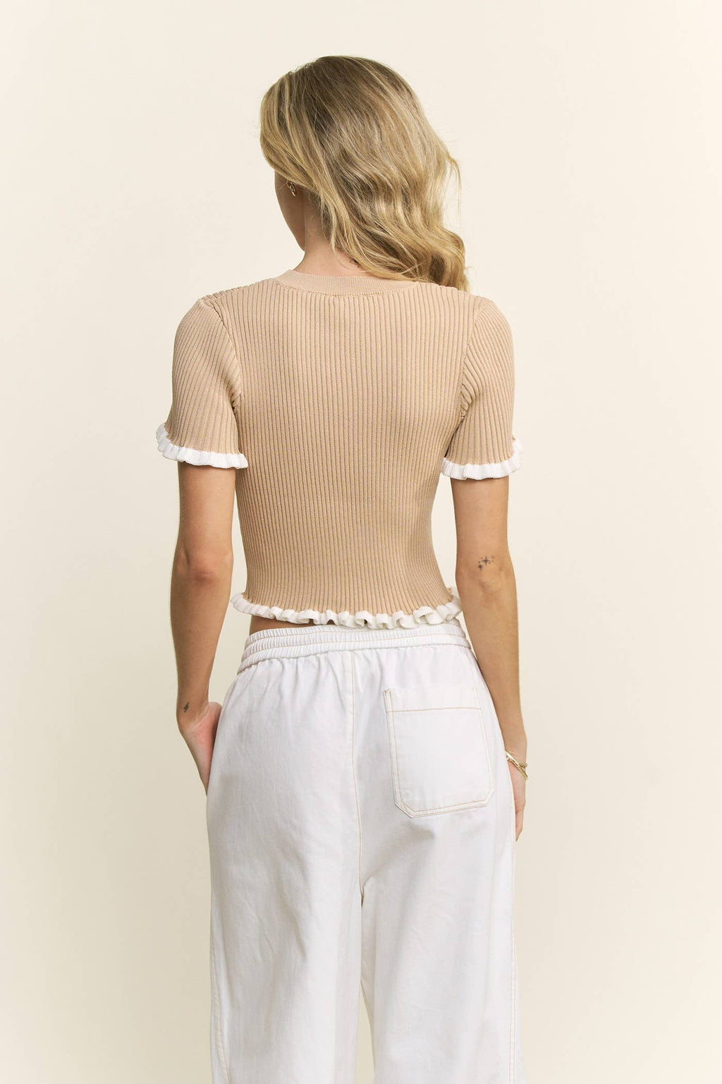S/S Ruffle Detail Top